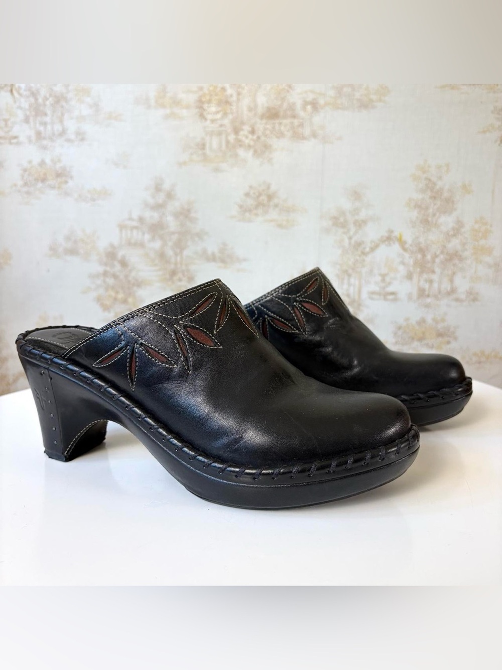 Frye Charlotte Flower Black Leather Floral Embroidered Mule Clogs Boho 8 M